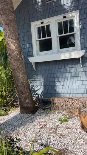 🎥 HISTORIC HOME TOUR LIVE! 🏡✨ I’m so excited to bring you inside one of Punta Gorda’s true historic gems today! This charming 1920s home is packed with character, original details, and endless potential. Here’s a little peek before we go LIVE: ✨ Built in 1920 ✨ 3 bedrooms / 2 bathrooms ✨ Nearly 2,000 sq ft of living space ✨ Walking distance to the water ✨ The PERFECT fixer-upper opportunity at an incredible price If you or someone you know has been dreaming of restoring a historic home — this 