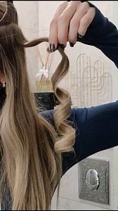 EASY CURLS : what do you think ? #coiffure #hairinspo #hairstyle #curls #curlscurlscurls #hairstyle #hairstyling #HairGoals #hairstyleideas #hairstyletutorial #easyhairstyles #quickhairstyles #howto #curlyhair #straighthair #hairhacks | poppy_hairstyles