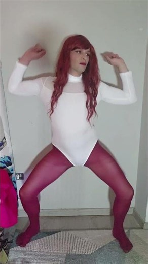 I guess it's pretty obvious that I lov wearing leotards and tights. #dothingsyoudontwanttodo