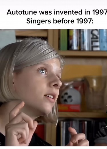 AURORA Live Performance of 'Runaway' Without Auto-Tune