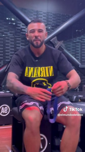 Te duelen las rodillas al subir montañas ? te comparto estos cinco ejercicios que me ayudaron a superar una bursitis rotuliana y que aún sigo haciéndolos para fortalecerlas 😎 . Guarda y comparte este video porque tus rodillas te lo van a agradecer. 🫶🏽
