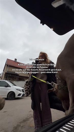 Kim Nathalie | Fitness · Fashion · Family | Ich oute mich: Silvester war leise. Kind pünktlich im Bett, Pyjama früh an, Mitternacht auf der Couch statt auf der Tanzfläche. Heute... | Instagram