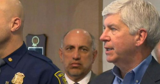 Michigan governor faces backlash for Flint's water crisis