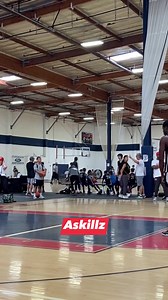 Acrobatic layup by Andy Gemao, pinasabay sa air ang kalaban | A Skillz Basketball