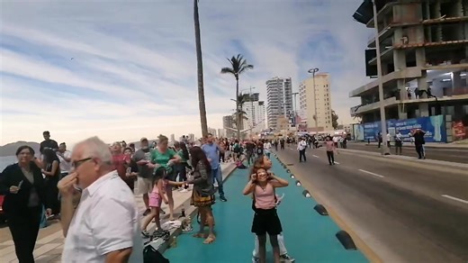 13K views · 93 reactions | Este fue el momento estelar y único del Eclipse Total Solar 2024 en Av. del Mar en Mazatlán, Zona Trópico Sinaloa, México. Ver Nota: https://mazatlaninteractivo.com.mx/2024/04/cientos-de-miles-de-personas-en-mazatlan-y-el-sur-de-sinaloa-viven-la-experiencia-unica-del-eclipse-total-solar-2024-y-amplian-su-goce-con-un-super-atardecer-mazatleco/ | Mazatlán Interactivo | Facebook