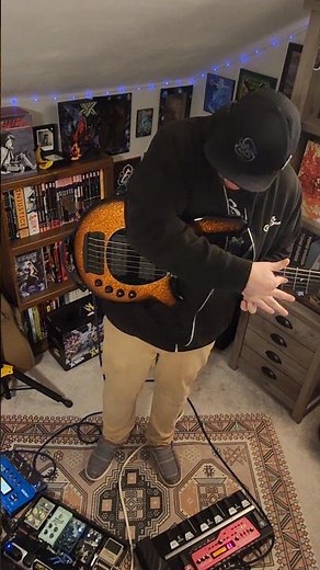 Ghostbusters intro on bass #tapping #ghostbusters #shorts