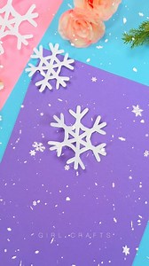 How To Make Snowflakes - Paper Crafts - Christmas Ideas #Christmas | Girl Crafts