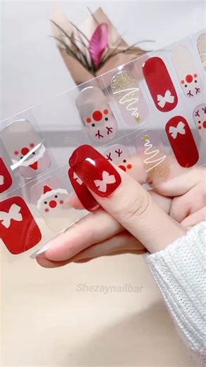 Discover the magic of Gellae nail stickers 💅 Protect your fragile nails while rocking a fab look!