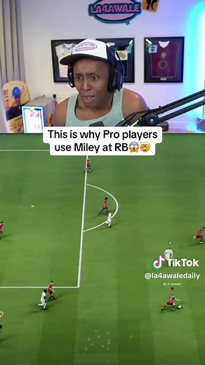 Pro Player Miley at RB: Shocking EA FC 24 Interception!