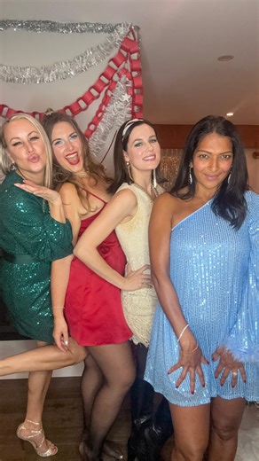 Kitchy Christmas Strut! 💋 My fav event of the season is our annual Christmas Soirée. #60sglam #kitchy #merryandbright | Charlotte Curve Model