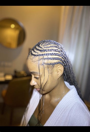 Book Your Appointment for Stitch Braids in Dubai