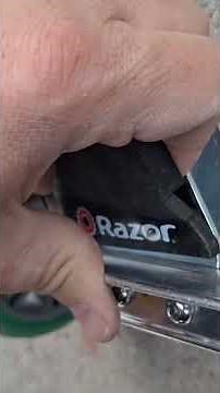 Razor Scooter won't fold!