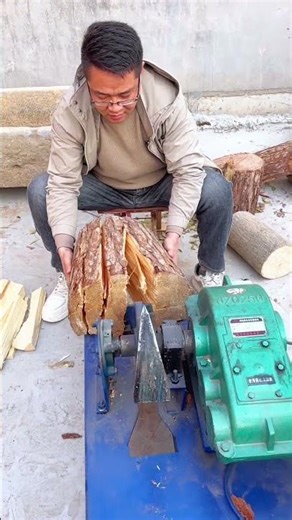 Efficient Log Splitting with a Specialized Mechanical Wedge