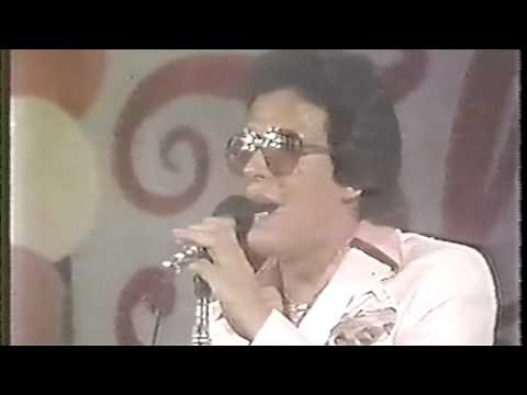 Hector Lavoe "Bandolera" Live/En Vivo