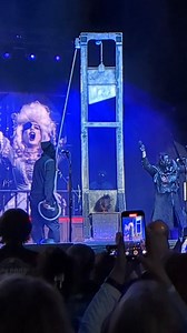 Die, die, dieeeee! Alice Cooper meeting a fatal end in Mohegan Arena in Wilkes-Barre, PA. 😆🔪 #alicecooper | Classic Rock Magazine
