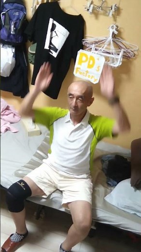 背中の痛みにこのストレッチ パーキンソン病リハビリの自主トレ #parkinsonsdisease #パーキンソン病 #リハビリ #ストレッチ #横浜市旭区