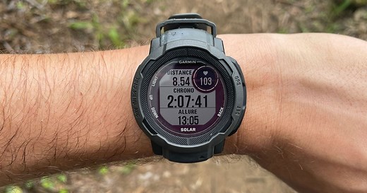 Test Garmin Instinct 2 Solar : l'excellence sportive en toute sobriété