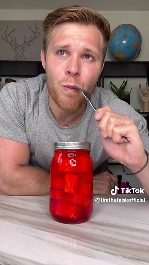 Kool-Aid Vodka Infused Pineapple Bites! #fyp #vodka #koolaid #pineapple #party #lifehack #phenomenal