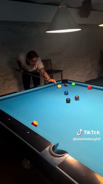 En liten lördagsdejt med biljard och hotshots ❤️ #foryou #fördig #datenightideas #date #viralvideos @Elmer Book