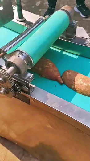 Efficient Sweet Potato Slicing Machine in Action