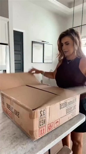 Want an easy way to give your kitchen a cozy Christmas vibe? Just add wreaths to your barstools, and even your kitchen table chairs! You can just do a simple bow like I did, or add some berries or bells. Trust me, you’re gonna be glad you did! Like and comment WREATHS and I’ll send you the link! 🤎 LOOKING FOR MORE WAYS TO SHOP HOME? Make sure to like and follow me, @interiorsbydebbi before commenting WREATHS to make sure you receive it in your messages. Also, you can go to my bio to shop my LTK