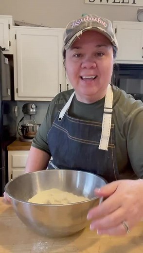 222K views · 8K reactions | Ever heard the saying “Country as cornbread”?? 藍 Well I’m fixin’ a big cornbread recipe that’s perfect for feeding the whole family or to have some left over for some milk and cornbread! And I’m sharing a little “secret” to get that extra crunch on the crust  Get the free recipe here. https://missyjones.com/ | Mountain Cookin’ with Missy | Facebook