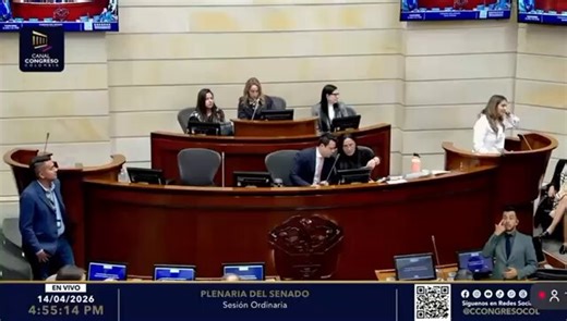 Pobre Cepeda no quería debate, y Paloma lo busca para picotearlo en todo lado.Te pelea 5 veces antes que toque el suelo, que terapia 🐶