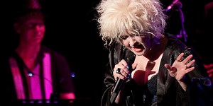 Cyndi Lauper canta blues en festival de jazz de Nueva Orleáns