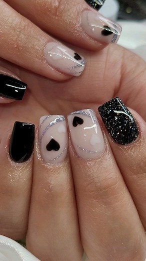 Non-painted nail designs are just made of acrylic colors powder | Tony's Nails