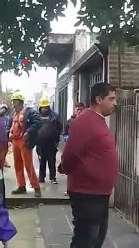 QUILMES: Armed man threatens municipal workers to stop them from pruning a tree