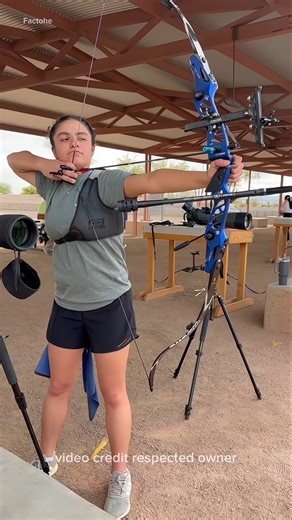 Compound bow 🎯 #shorts #factohe