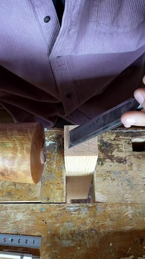 Hand cut loose wedge mortise and tenon joint in real time