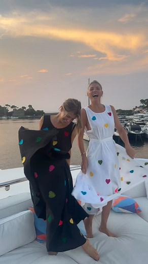 Hopeful romantics ❤️💙💜💛💚🧡 | Amanda Kloots Fitness