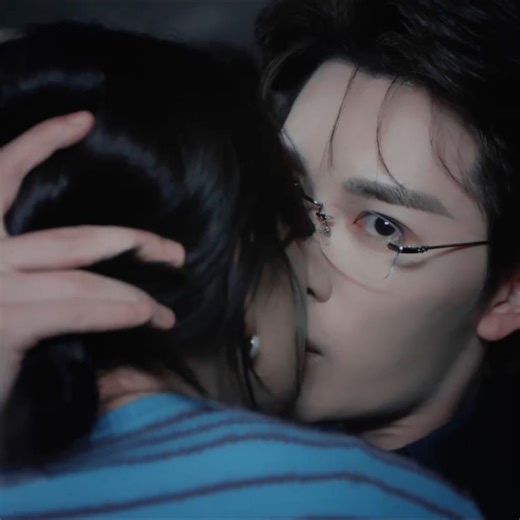 447K views · 10K reactions | #QueenofDarkness #黑夜中的她 #cdrama #chinesedrama #YOUKU #优酷 | Youku | Facebook