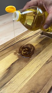 696K views · 1.9K reactions | Il suffit de verser de l'huile sur le tibia ! Depuis que j'ai découvert cela, je ne dépense plus d'argent! #tutorial #vidéoviralreels #tutorials #recettes #revues #revuesfaciles | Conseils de Rob | Facebook