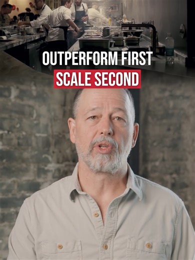 Same store growth changes everything 🚀🍽️ #Revenue #Optimize If you’re new here, Kitchen to Chain is a media platform focused on what actually drives restaurant scale. Hosted by Peter LeSar, the show breaks down the real forces behind restaurant growth, from business cycles and capital access to unit economics, margin pressure, and expansion risk. No hype, no hacks, just the frameworks used by scaled restaurant companies. Each episode explores why some brands compound while others stall, and ho