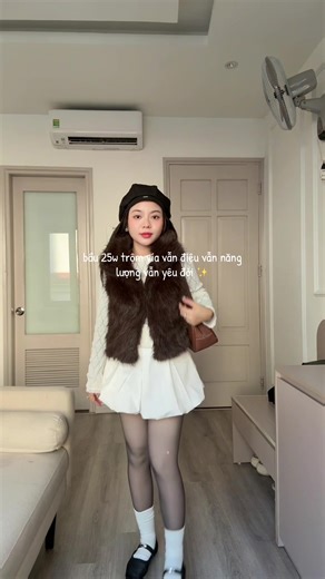 25 Weeks Pregnant: Stylish Outfit Inspirations