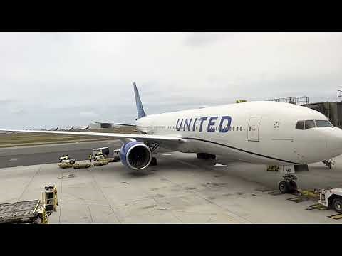 Walking Honolulu International Airport (HNL) | Daniel K. Inouye International Airport