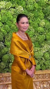 #ផាត់មុខជូូនលោកជំទាវសម្រាប់មង្គលការកូនស្រី #អគុណលោកជំទាវសម្រាប់ការស្រលាញ់ផាត់មុខប្អូន🙏🏼❤️💄 #makeup_ NaThib Makeup Artist #hair Mark Thy #cambodian #makeup #tutorial #diamonds #luxury #makeup #hair #art #academy #artist | NaThib Makeup Artist