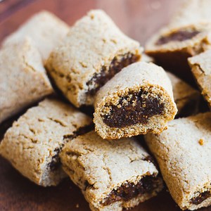 Strawberry Fig Roll Recipe | Fig Newton Copycat
