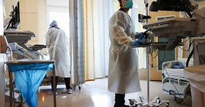 U.S. is averaging 100,000 COVID-19 cases a day as hospitalizations spike across the South