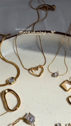 EBORA BY EBA♾️ on Instagram: "Not just pretty — waterproof & anti-tarnish #ebora #minimal #eborajewellery #eborabyeba #pinterestyjewellery #trendingaudio #viralreel #necklaces #smallbusiness"