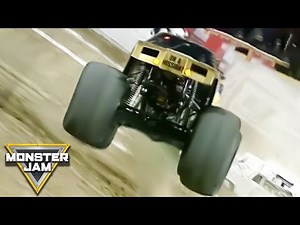 Team Meents vs Blue Thunder | World Finals 2002 Racing Round 1 | Monster Jam