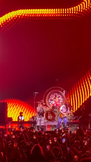 22K views · 409 reactions | When icons take over a sold out #HardRockLive  @ChiliPeppers | #UnlimitedLoveTour | Seminole Hard Rock Hotel & Casino - Hollywood, FL | Facebook