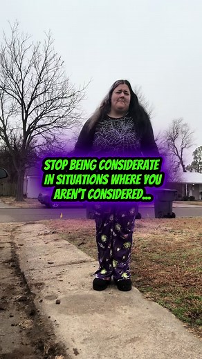 #fyp #foryou #foryoupage #fy #relateable #relateablecontent #decayanddaisies #raedecay #viral #viralvideo #welcometomylife #unfiltered #goth #millenial