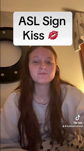 Learn How To Sign "Kiss" in ASL for Beginners | American Sign Language #shorts