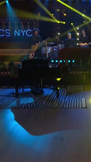 The first Cameo-oke! #GavinDeGraw #KellyClarkson | gavin degraw