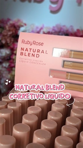 Ruby Rose Paraíba Distribuidora/ Venda em atacado on Instagram: "Corretivo Natural Blend - Linha Rosa - Ruby Rose é a escolha perfeita para quem busca um acabamento natural e leve na área dos olhos. Sua fórmula cremosa e leve proporciona uma cobertura média que não marca nem evidencia linhas finas, garantindo uma aparência suave e uniforme. Enriquecido com extrato de maracujá, extrato de maçã e vitamina E, este corretivo hidrata a pele delicada ao redor dos olhos enquanto disfarça imperfeições,