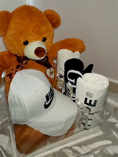 Valentine's day order ❤️ tqforsupport ❤️ #surprise #valentinesday #lovestory #fypシ゚ #giftboxmurah