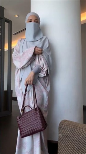Neelofa...